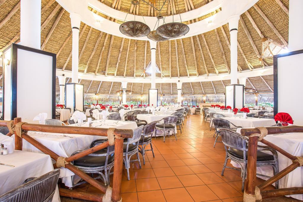 Be Live Collection Canoa Bayahibe Exterior photo The interior of the restaurant